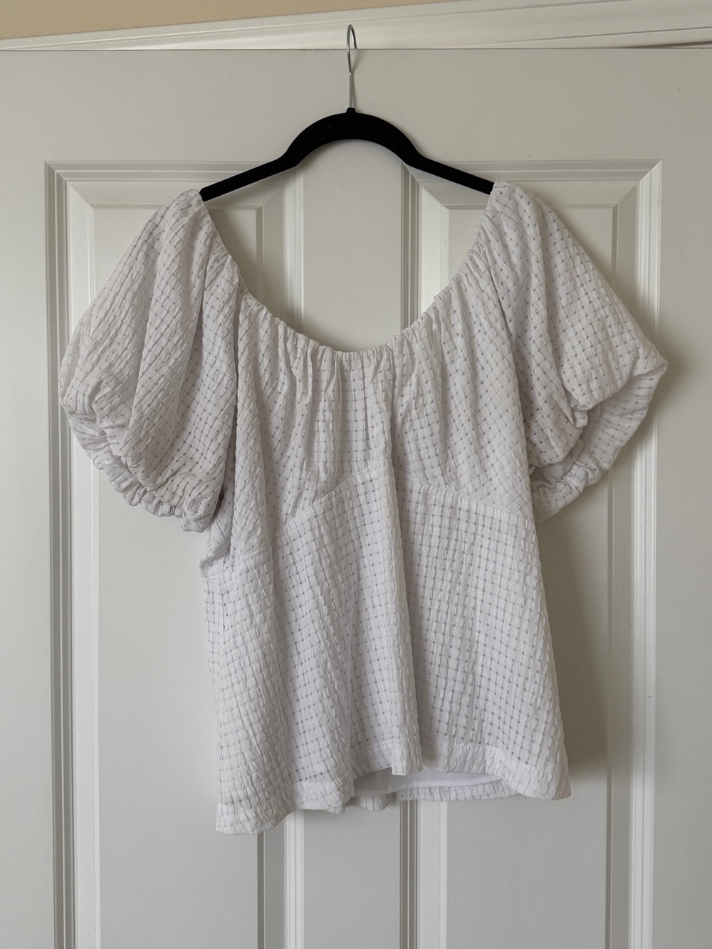 Old Navy White Puff-Sleeve Peasant Blouse